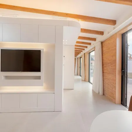 Tandem Portico Apartment